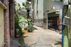 Chủ gấp bán nhà 3 tầng quận 10 hxh 1 trục sát mặt tiền 65m2 hoàn công đủ giá 9.7 tỷ.