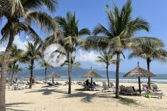 Siêu phẩm lô góc hà bổng căn hộ 5 tầng dt 70trtháng 100m ra biển