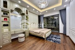 Bán nhà nguyễn lân. thanh xuân. 1 nhà ra phố. ô tô. dt 32m2. mt 4m. 5 tầng. giá 10.7 tỷ.