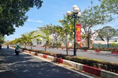 Bán 335m2 đất mặt tiền đường 32, gần siêu thị lotte, gần biển thùy vân, giá 125 triệum2