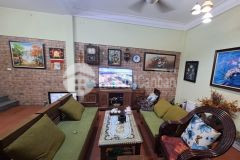 Bán nhà ngọc lâm 7 tỉ ô tô đỗ cửa, sân đậu xe, gần ngã tư hồng tiến