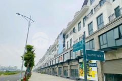 Bán nhà phố 5 tầng đối diện 31 tòa chung cư vinhomes