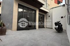 Bán nhà việt hưng long biên 31m 5tầng mặt tiền 3,1m giá 5,65tỷ