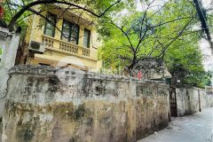 Nhà cũ bán đất lô góc lạc long quân 432m2 x mt 17m oto 2 chiều 10m ra phố