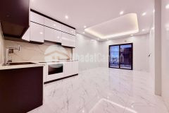 Mặt phố kinh doanh bất chấp nội thất đẹp