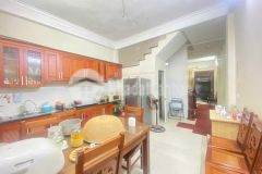 Dân xây việt hưng 60m 3 tầng sân riêng trường chợ kề bên chỉ 7 tỷ nhỏ