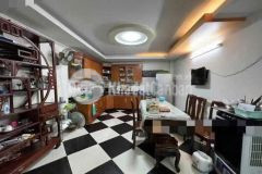 Cho thuê nhà riêng ngõ ô tô nguyễn khang, cầu giấy 50m x 5t giá 20tr, full đồ, nhà đẹp