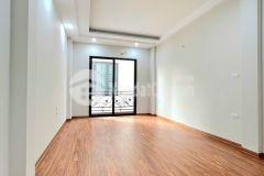 Nhà gần vincom phạm ngọc thạch,đống đa,9 đồng hơn có thang máy,ngay sát hồ