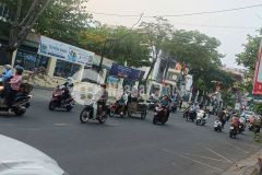 Bán nhà 3 tầng 3 mê đà nẵng mặt tiền rộng, gần trường học, giá thương lượng