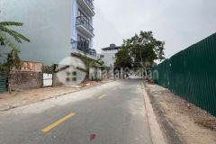 Đất đẹp đường ô tô tránh nhau cạnh vườn hoa thoáng mát tdc giang biên dt 90m2. giá 18 tỷ