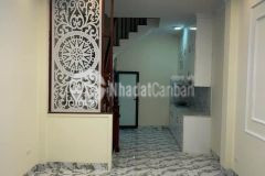 Bán nhà long biênphố nha 30m 5tầng mặt tiền 3,4m giá 5,5tỷ