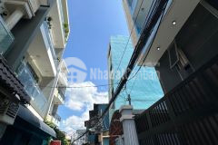 Bán đất 180m2 thổ cư trung tâm quận 7 đường ntthập, có sẵn nhà cấp 4, xây dựng tự do