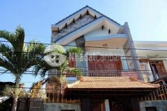 Nhà 2 lầu nội thất gỗ hẻm ô tô đường trần phú gần nhà hàng thanh lịch