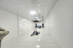Cho thuê nhà 125m2 cách mạng tháng 8