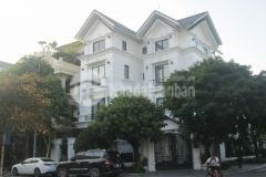 Ngộp bank bán gấp biệt thự lô góc kđt văn khê cạnh trường quốc tế 210m2 chỉ 33.x tỷ. 0989626116