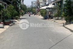 Bán lô đất mặt tiền 117m2 thổ cư, lô góc thoáng mát không lộ giới, có sẵn nhà cấp 4 quận 7