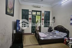 Mặt ngõ, 2 thoáng, ô tô tránh, vỉa hè phố trung kính, cầu giấy. 0911554873.