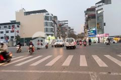 Hoa hậu trung tâm ngọc lâm 90m, 8t, mt5m, ô tô tránh, 2 thoáng, nở hậu, thang máy.