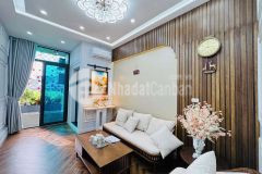 Phạm văn đồng, nhà 36m, 5 tầng, 7.5 tỷ, lô góc ngõ ba gác tránh thoáng, ra phố 15m.