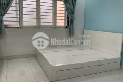 Nhà đẹp full nội thất gia đình ở gần trường học. cau rạch ong q
