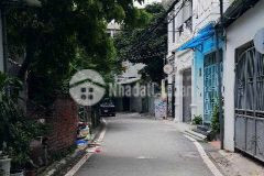 C4, lô góc 2 mặt thông thoáng, đường bát quái long biên. dt 52m2 mặt tiền hẳn 6m, ô tô và