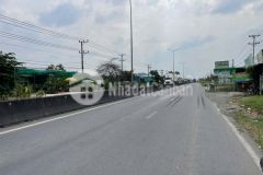 1,5 hecta có 300m2 thổ đất 3 mặt tiền đt 824 ấp 7 lương hòa, bến lức, long an giá 45 tỷ