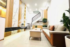 Bán nhà 5 tầng 3 ngủ 4 wc cách mặt phố hồng mai 10m mặt ngách thông bàn cờ nhà thoáng.