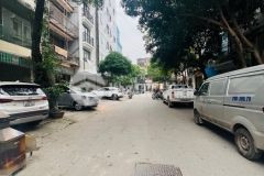 Cầugiấy doãnkếthiện vip ôtô đỗ cửa