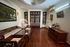 Cho thuê nhà đẹp, mặt ngõ xuân diệu, tây hồ 65m2 x 5t, 15 trth, full đồ, ô tô đỗ cửa