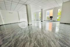 Cho thuê nhà 4 tầng mặt tiền gần phan đăng lưu có thang máy ngang 10m