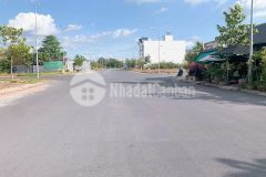 Bá.n cặp nền đẹp sáng đường a4 có mương hở bên hông và phía sau kdc phú an, phú thứ