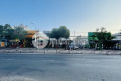 Bán nhà mặt tiền huỳnh tấn phát nhà bè 300m2 chỉ nhỉnh 60trm2