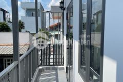 Bán nhà ngay kdc hồng long thủ đức