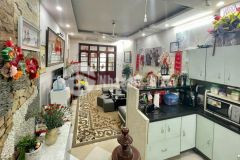 Hiếm. bán nhà kim giang, thanh xuân. 54m2 x 5 tầng. mt 5.5m. ngõ thông. ô tô. kd. 9 tỷ 9