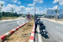 Cặp nền vị trí sáng đẹp giá tốt hiếm có trục chính mặt tiền lộ lớn đường n1 kdc đông phú mới