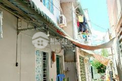 Nhà đẹp ngang 8m nhà được xây làm 2 căn riêng biệt mới đẹp hẻm thông thoáng đang cho thuê 6tr tháng