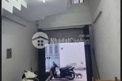 Long biên ô tô đỗ cửa khu vực phát triển tùng ngày tương lai tươi sáng.