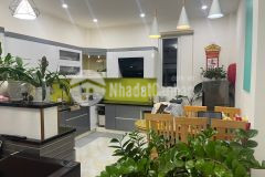 Nhà ngay trung tâm, ô tô đậu trong sân giá chỉ 6,2 tỷ