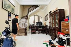 Cho thuê nhà riêng, ngõ 421 hoàng quốc việt, cầu giấy 50m x 4t giá 19tr, ô tô, kd, vp