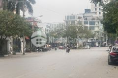 Chỉ 9.x tỷ nhà mới bồ đề 35m, 5t, mt4m, nở hậu, cách 1 nhà ra phố, ô tô vào, kinh doanh.