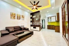 Bán nhà giải phóng hoàng liệt, dt 45m, giá hơn 7tỷ,oto đỗ cửa