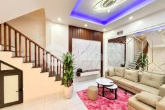 Bán nhà đẹp lô góc 3 mặt thoáng ô tô đỗ cửa