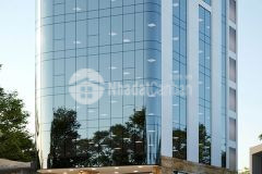 Cho thuê toa văn phong 9 tâng mp hoàng ngân. dt 210m2.mt 12.15m.vị trí lô góc. giá 400trth