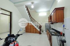 Cho thuê nhà nguyên căn ngõ 250 tân mai, quận hoàng mai 40m x 3t, 4pn,4vs giá 12tr