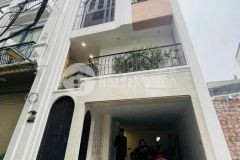 Bán nhà phố trạm,long biên 5 tầng,35m,mt5m oto vào nhà nhỉnh 8 tỷ