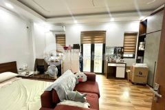 Bán nhà phố láng hạ 5 tầng, mặt tiền 5.7m, view sân chơi thoáng chỉ 11.6 tỷ