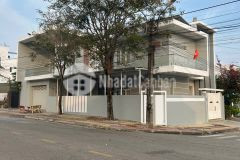 Bán biệt thự siêu đẹp góc 2 mặt tiền kdc nguyễn thái học phường tân an thị xã lagi