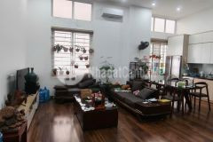 Cần bán nhanh căn chung cư tòa nhà vip nguyễn văn cừ ngọc lâm 180m, giá nhỉnh 6 tỷ.