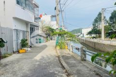 Bán lô đất 2 mặt tiền gần chợ hòn rớ 1 nha trang