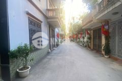 Ban nhà phố đăng văn ngư, đông đa, phân lô, ô tô tránh, 2 mặt ngõ, gần hồ, ở cực sướng